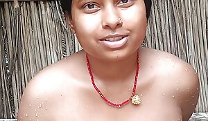 Desi townsperson bhabhi sucked land while bathing and drank land kapai