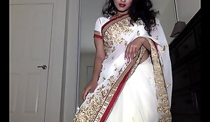 Desi Dhabi in Saree getting Naked and Plays with Hairy Pussy