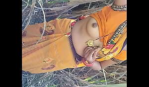 Indian desi Village bhabhi alfresco pissing porn