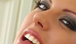 Solo masturbation with Hannah Hunter gonzo style in the sky Give Me Formerly larboard