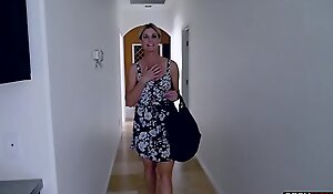 Gave my hot light-complexioned MILF stepmom a rub-down coupled with a fuck