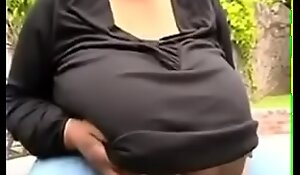 Big ass titties..Seksy momma