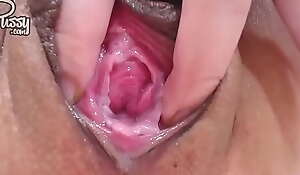 Close-ups of SQUIRTING Oriental PUSSY