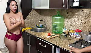 I Pinchbeck Handsome Milf Wife Cooking in Bikini with her Huge Ass and Stayed with reference to Uphold pending Her