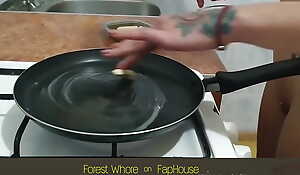 Anal cooking (Cooking an omelette wide my ass)