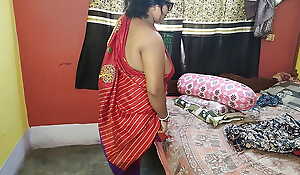 Luxurious gorgeous Indian mother  sruti spread her pussy in her bedroom