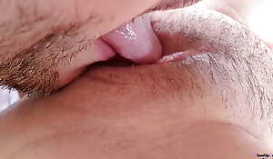 Extreme Close Up Clitoris ! Munching Squirting Dread Wet Beaver
