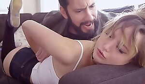 Heavy shaft stepdad screwing young babe